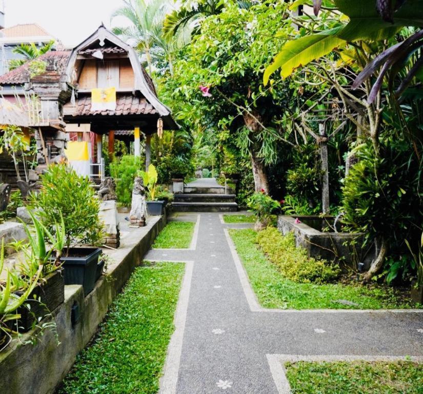 Matahari House Bed & Breakfast อูบุด ภายนอก รูปภาพ